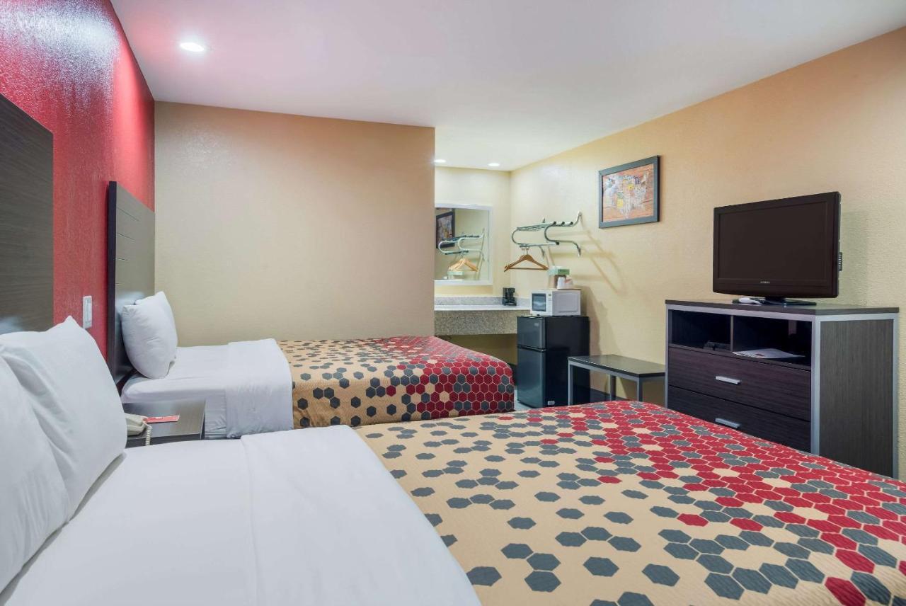 Econo Lodge Lake Charles University Area Eksteriør bilde