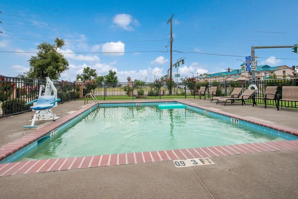 Econo Lodge Lake Charles University Area Eksteriør bilde